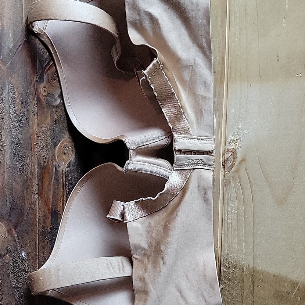 Full Coverage Neutral Bra - Picture 2 of 9